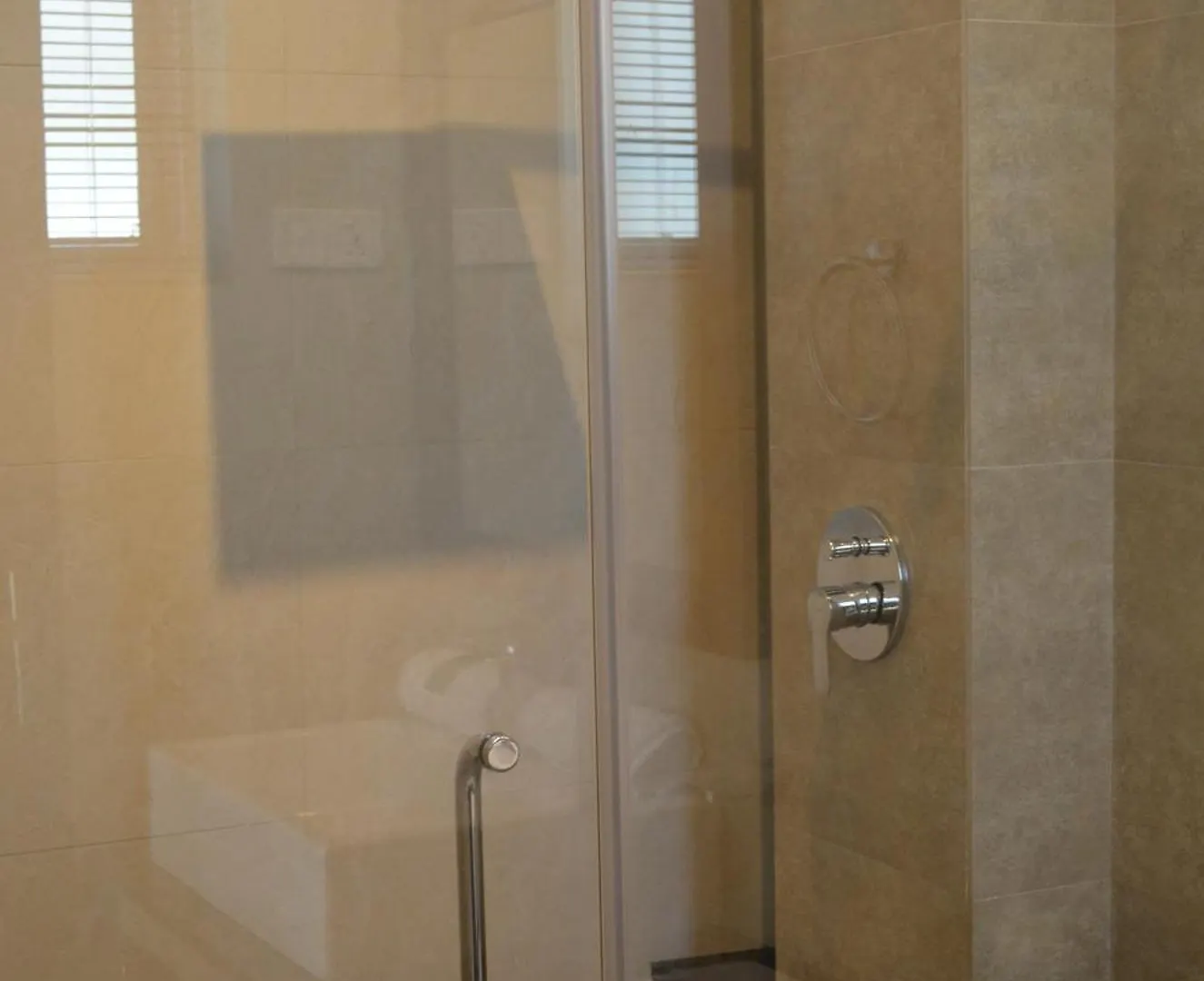 Bed & Breakfast Silina Airport Residence & Transit Hotel